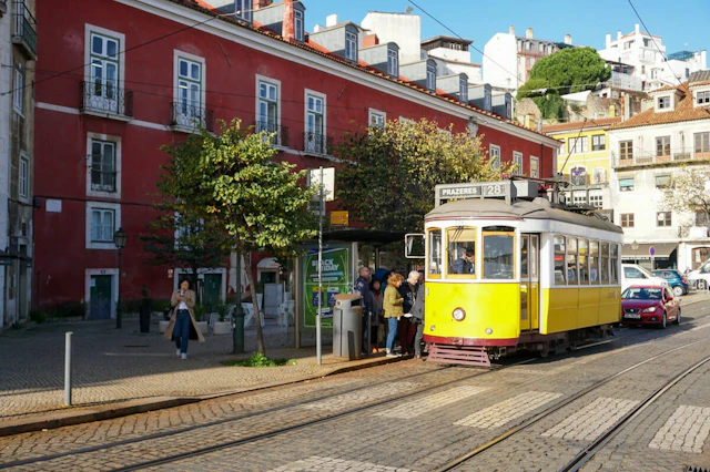 Tram 28 Lisbon ticket visit photo