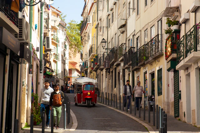Tuk Tuk Tour Lisbon ticket visit photo